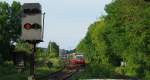 Blick vom S-Bahnhof Berlin-Nöldnerplatz Richtung Berlin-Lichtenberg mit einfahrender S75 nach Berlin-Westkreuz.