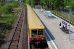 Der S-Bahn 485_885 aufs Dach geschaut, die S 46 nach Königs Wusterhausen.