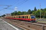 BR 481 der S-Bahn Berlin unterwegs auf der Linie S1 nach Schönholz.