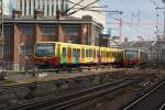 2 mal BR 481 der S-Bahn Berlin auf der Linie S75 nach Westkreuz und Wartenberg. Aufgenommen am 13.03.2015 bei der Einfahrt/Ausfahrt Berlin Friedrichstraße.