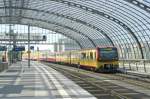 DB-Baureihe 481/482 Wagen 51 im Berlin Hauptbahnhof.