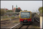 Berlin Feuerbachstraße am 23.04.2016: S 1 nach Oranienburg fährt ein!
