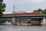 S-Bahn Berlin an der Spree am Bellevue in Berlin, am 11.08.2016.