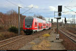 DABpbzfa mit Schublok 143 973 der S-Bahn Dresden (DB Regio Südost) als S 32734 (S2) von Pirna nach Dresden Flughafen erreicht den Bahnhof Dresden-Reick auf der Bahnstrecke Děčín–Dresden-Neustadt (Elbtalbahn | KBS 241.1).
[8.12.2018 | 12:11 Uhr]