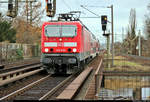 143 933-0 der S-Bahn Dresden (DB Regio Südost) als S 32739 (S2) von Dresden Flughafen nach Pirna erreicht den Hp Dresden-Strehlen auf der Bahnstrecke Pirna–Coswig (KBS 241.1).