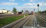 Generationstreffen in Radebeul Ost
S1 nach Meißen Triebischtal mit Schublok 143 884 rechts, und links die BR 99 1789-9 bei der Rangierfahrt.