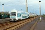 DR 143 089-1 (als Wendezuglok der S 1, S-Bahn Dresden), Radebeul-Ost, 06.08.1993