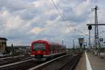 Ein unbekannt gebliebener 474er S-Bahnzug wird in die Abstellanlage von Hamburg - Altona gefahren.