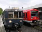 Alt und neu: Der ET171082 neben einem 474er  in Pinneberg, der 474 fhrt nach Neugraben, whrend der Sonderzug ET172082 auf seiner Stadtrundfahrt nach Poppenbttel fhrt. 