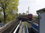 Ausfahrt eines Zuges der Hamburger S-Bahnlinie S1 Richtung Barmbek aus der Station  Alte Whr .