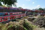 Hamburg Berliner Tor am 28.9.2021: Baustelle bei laufendem Verkehr, Ersatzbau (rechts im Bild) für Kastenbrücke (Bildmitte) für die S-Bahn von Bergedorf nach Hauptbahnhof,  Züge