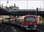 Die beiden 474er (4609) und (4607) verlsst als S3 den Hamburger Hauptbahnhof nach Neugraben.