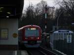 Ein 474 als S1 ber Blankenese nach Wedel bei Ausfahrt aus Klein Flottbek; Hamburg, 14.01.2012