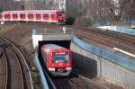 S1 Richtung Poppenbttel und S3 Richtung Pinneberg begegnen sich im Gleisvorfeld des Hamburger Hauptbahnhofs.