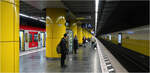 Kennfarbe Gelb -     Die modernisierte S-Bahnstation 'Rosenheimer Platz' in München.