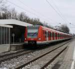 423 090-0 am 16.12.09 als S2 nach Petershausen im Bahnhof Poing.