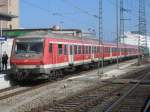 Ein Wittenberger Steuerwagen ist soeben auf Gleis 30 in Nrnberg Hbf eingetroffen.