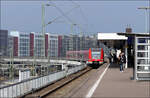 Hochlage -     Die S-Bahnstation Frankfurt-West liegt zu einem Teil in Hochlage um eine kreuzungsfreien Abzweig der Linien S3/S4/S5 (Bad Soden Kronberg und Friedrichsdorf) von der Strecke des S6 nach