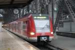 S-Bahn Rhein-Main: 423 435-7 als S9 Kurzpendel (Frankfurt Hbf-Wiesbaden Hbf) wartet in Frankfurt Hbf auf das abfahrtszeichen.