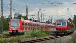 2 S-Bahnen unterschiedlicher Generation treffen sich in Bochum Ehrenfeld. Aufgenommen am 20.7.2017 13:44