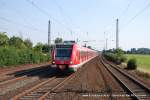 422 004-2 fhrt am 4. August 2009 um 17:35 Uhr als S7/S1 in Duisburg Rahm ein