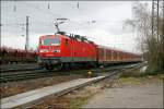 143 309 fhrt mit einer S1 nach Dortmund in den Haltepunkt Bochum-Ehrenfeld ein. (05.01.08)
