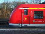 Die Detailierte Seitenansicht vom Steuerwagen des 422 007 am 22.12.08 in Recklingehausen Hbf.