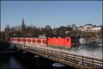 143 870 (9180 6 143 870-4 D-DB) schiebt einen Zug der Linie S5 nach Dortmund Hbf. Aufgenommen unweit von Wetter(Ruhr). (06.01.2009)
