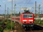 Dieses Bild bleibt wohl noch lnger erhalten. Die S8 ist die vorletzte Linie der S-bahn Rhein-Ruhr, die auf 422 umgestellt wird. Ab 13.12.09 fahren hier S-bahnzge der Baureihe 422. Die dann wohl letzte Linie, wird hchst Wahrscheinlich die S6 werden die den neuen Star im Ruhrgebiet bekommt.
Dsseldorf Hbf, 28.07.09, 143 612-0