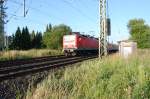 Das Foto zeigt einen S-Bahnzug der Linie S8 Mnchengladbach - Hagen
an der Bahnhofsausfahrt in Kleinenbroich