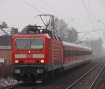 Wer wei wielange sie noch fahren werden die 143er auf der S8 nachdem die Umstellungs schon begonnen hat. Hier 143 815 ihren x-Wagenpark kurz vor Bttgen am 12.2.2010