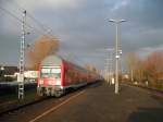 S-Bahn S1 am Hp Rostock-Holbeinplatz auf dem Weg nach Rostock Hbf.