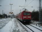 Die 160 km/h schnelle BR 112 kommt ab und zu auch auf der S-Bahn Rostock zum Einsatz, erreicht hier aber nie ihre Hchstgeschwindigkeit.
Rostock-Bramow, 12.01.2010