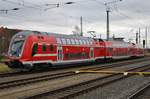 445 010-5 fährt am 1.12.2017 als S3 von Güstrow nach Warnemünde in den Rostocker Hauptbahnhof ein.