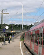 Der Hängesteg - 

... an der S-Bahnstation Nordbahnhof in Stuttgart.

23.07.2024 (M)