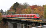 430-Vollzug als S2 Filderstadt-Schorndorf am 30.10.2020 auf dem Nesenbachviadukt in Stuttgart-Vaihingen. 