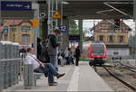 Seit über sieben Jahren -

... haben sich die S-Bahnzüge der Baureihe 430 zu meinem am häufigsten benutztem Fahrzeug überhaupt entwickelt und die Baureihe 420 aus dieser Position verdrängt.

Das Bild zeigt die Einfahrt jenes Zuges mit dem ich meine erste Fahrt mit dieser Baureihe antrat.

Wendlingen (Neckar), 28.06.2020 (M)

