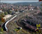 Überblick II -     Blick auf Plochingen mit seinem Bahnhof und dem S-Bahn-Betriebshof.