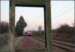 Ein Bild im Bild -     S-Bahnzug der Linie S2 auf der Fahrt nach Schorndorf zwischen Kernen-Rommelshausen und Weindstadt-Endersbach.