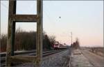 Kalter Dezembermorgen II -    An der Remsbahn bei Endersbach mit einem Zug der Linie S2 nach Schorndorf.