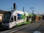Auf dem Foto ist die Saarbahn mit neuer Werbung fr den Saarbrcker Zoo der in diesem Jahr 80 Jahre alt wird zu sehen.