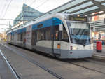 Saarbahn Zug 1010 B mit der Linie 1 nach Sarreguemines in Saarbrücken Hbf, 21.11.2020.