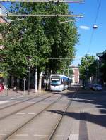 Saarbrcker Stadtbahnwagen 1026 als Linie 1 Richtung Riegelsberg Sd bei der Einfahrt in die Haltestelle Landwehrplatz (04.07.2008).