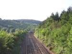 Zweisystem-Stadtbahnwagen 1026 befhrt als 1 Richtung Saargemnd (Frankreich) die idyllisch gelegene Obere Saartal-Strecke (KBS 684) entlang der Saar, der die Bahn ihren Namen verdankt - hier zwischen