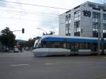 Unbekannter Stadtbahnwagen der Saarbahn auf der Linie 1 Richtung Brebach im Kreuzungsbereich Mainzer Strae/Strae des 13.