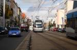 Zwei Stadtbahnzge (links 1021 Richtung Brebach, rechts unbekannt) begegnen sich in Saarbrcken-Malstatt (Lebacher Strae) (02.10.08).