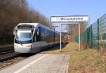 Stadtbahnwagen 1019 beim Verlassen des Saarbrcker Messebahnhofs; der Wagen kehrt ein paar Minuten spter nach der Wende im Bahnhof Frstenhausen (nur Betriebshalt) zum Messebahnhof zurck und bringt die Messebesucher wieder Richtung Hauptbahnhof und Innenstadt.
Der Verkehr ist ein Sondershuttle anlsslich der 60. Internationalen Saarmesse im Saarbrcker Messezentrum, finanziert vom Ministerium fr Wirtschaft des Saarlandes (01.04.2009).