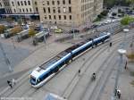 Saarbahn fhrt die Haltestelle Saarbrcken Hauptbahnhof an.