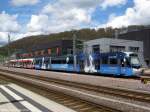 Doppelter Saarbahn Zug vor der neuen Saarbahn Halle in Saarbrcken Brebach.