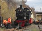 Dampflok 99 7203 wartet im Umladebahnhof der Brohltalbahn,dass die Weichen gestellt werden und sie losfahren kann.Brohltalbahn 2.4.10.